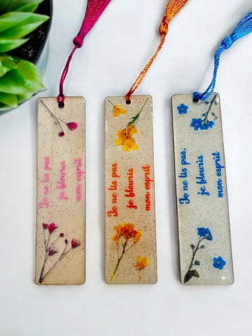 Marque page en résine fait main - création unique et originale