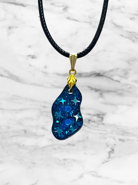 Petit Pendentif