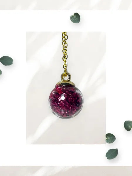 Collier en acier inoxydable avec pendentif sphère en résine – Bijou unique fait main