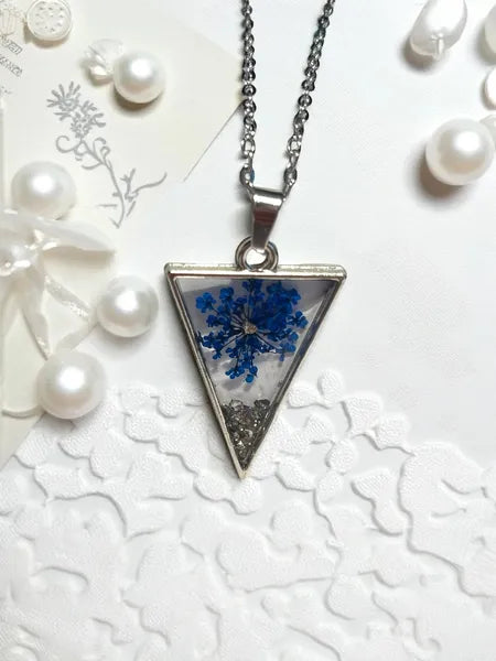 Pendentif et chaîne - Résine et acier inoxydable