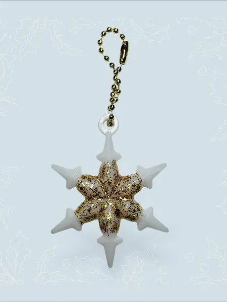 Porte-clé étoiles de neige en résine – création artisanale féerique
