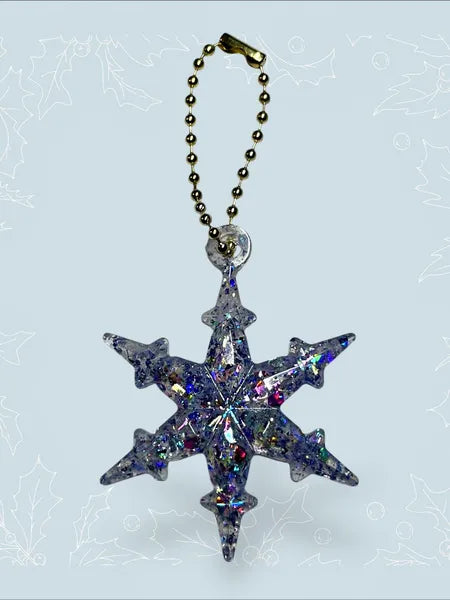Porte-clé étoiles de neige en résine – création artisanale féerique
